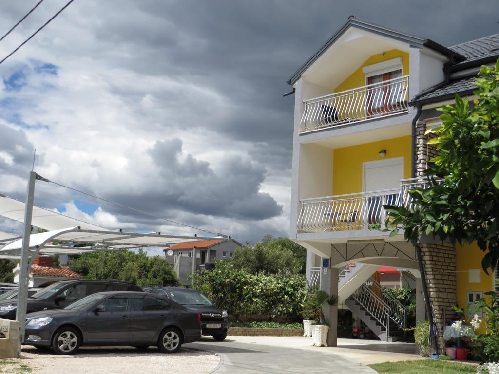 Apartments Tonka Пакоштане Экстерьер фото
